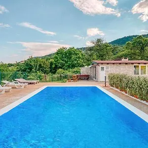 Appartement Nika With Swimming Pool And Beautiful Sea View, Dobreć