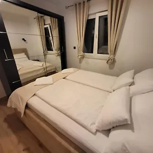 apartment-dado.hotels-in-trogir.com/